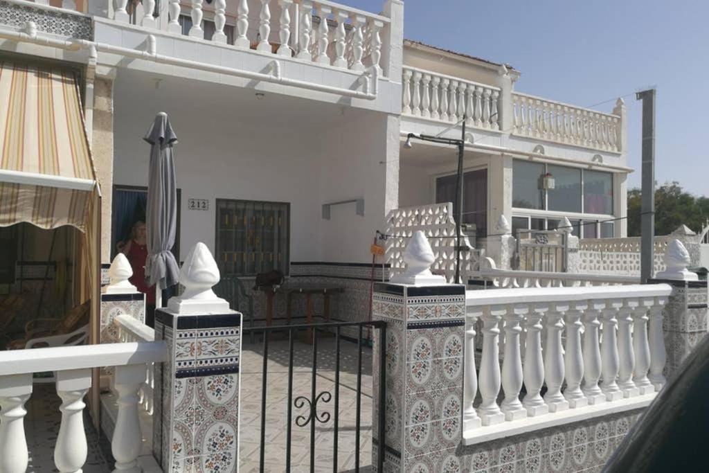 Bungalov u Růžové laguny Torrevieja Esterno foto